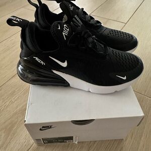 Nike Women’s Air Max 270